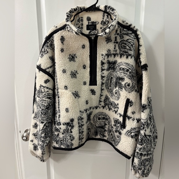 Vici Oversized Black & Cream Paisley Sherpa 1/2 Zip Up Pullover Size Large - Picture 3 of 8